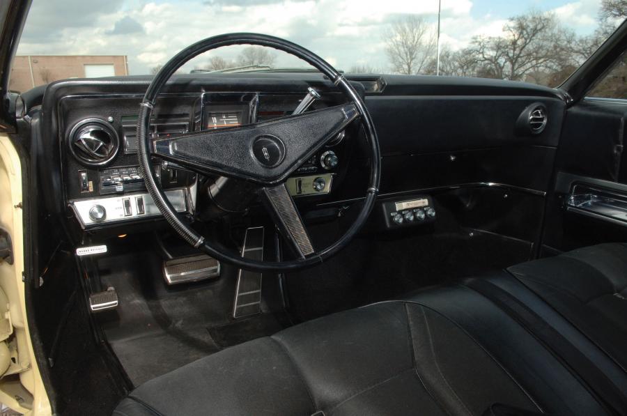  Oldsmobile Toronado 1967 года  (фото 6 из 9)